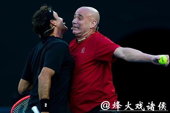 时隔五年回归澳网，费德勒搭档阿加西表演双打，他看好阿尔卡拉斯实现全满贯